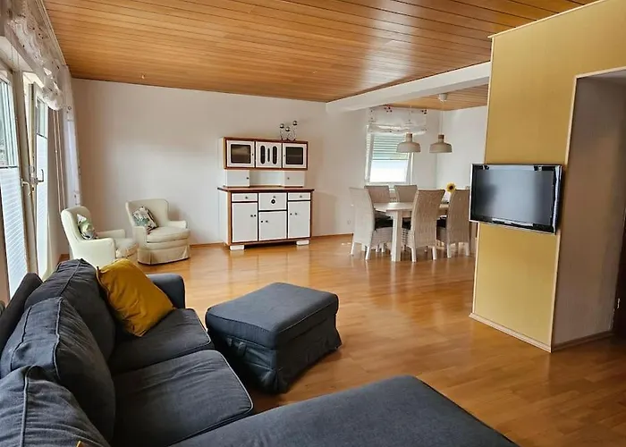 Grosse Ferienwohnung Am Waldrand