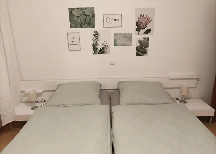 Grosse Ferienwohnung Am Waldrand